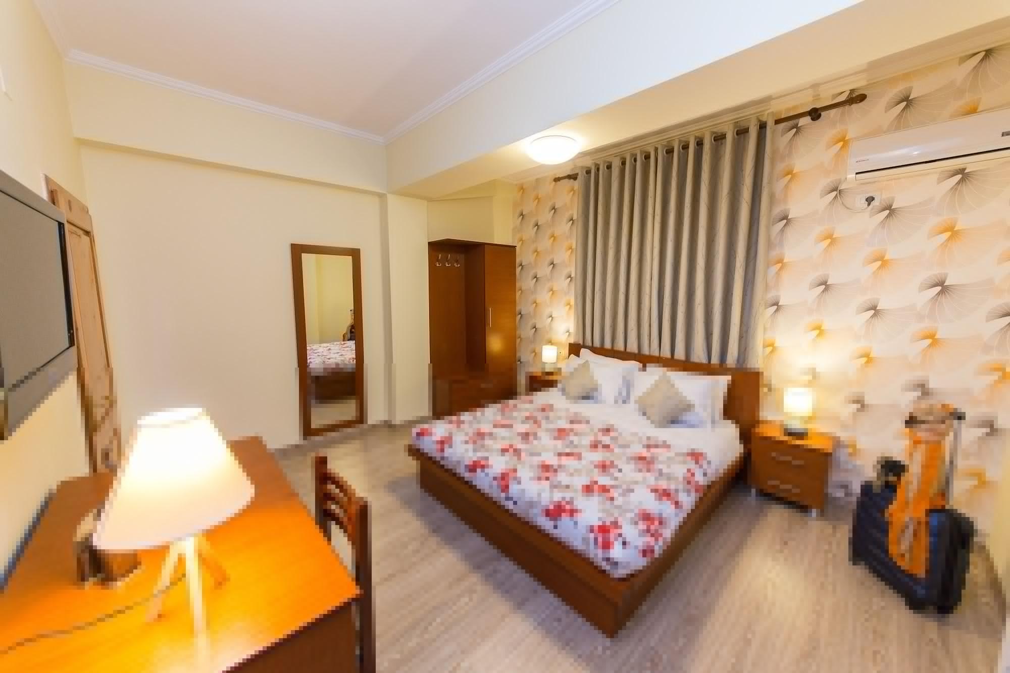 Hotel Baron Tirana Exterior foto